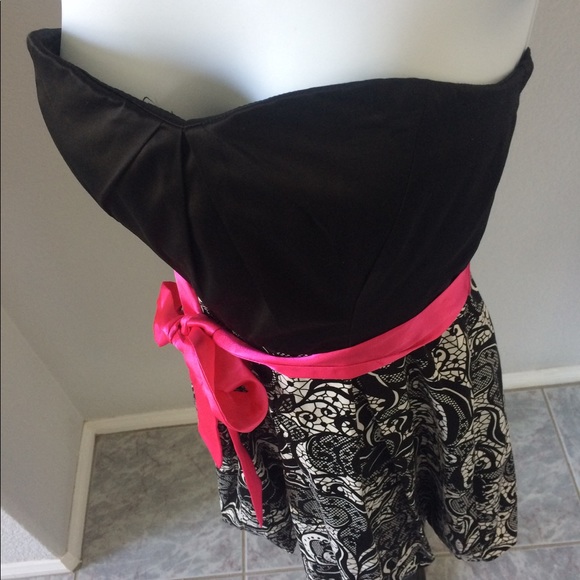 Ruby Rox Strapless Dress - Picture 5 of 6